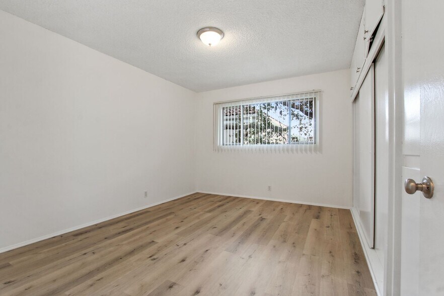 Building Photo - 744 S Windsor Blvd