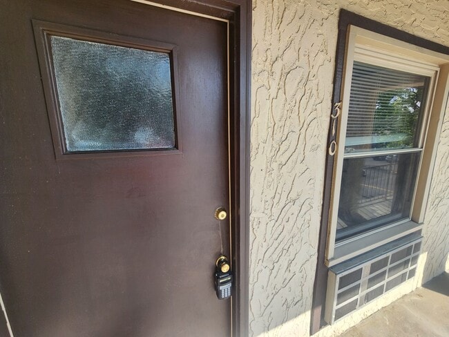 Building Photo - Charming 1 bedroom 1 bath condo in St. Matthews!!