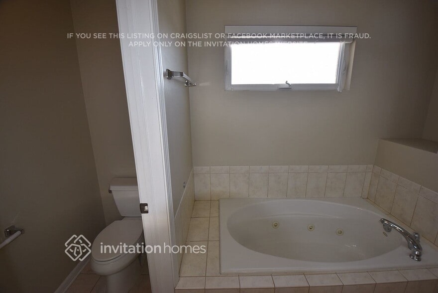 Building Photo - 878 Deer Path Dr