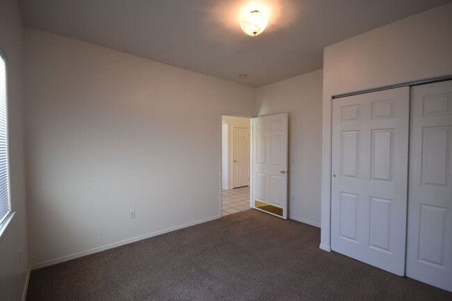 Building Photo - Cozy Pet-Friendly Rental in a Quiet Kennew...