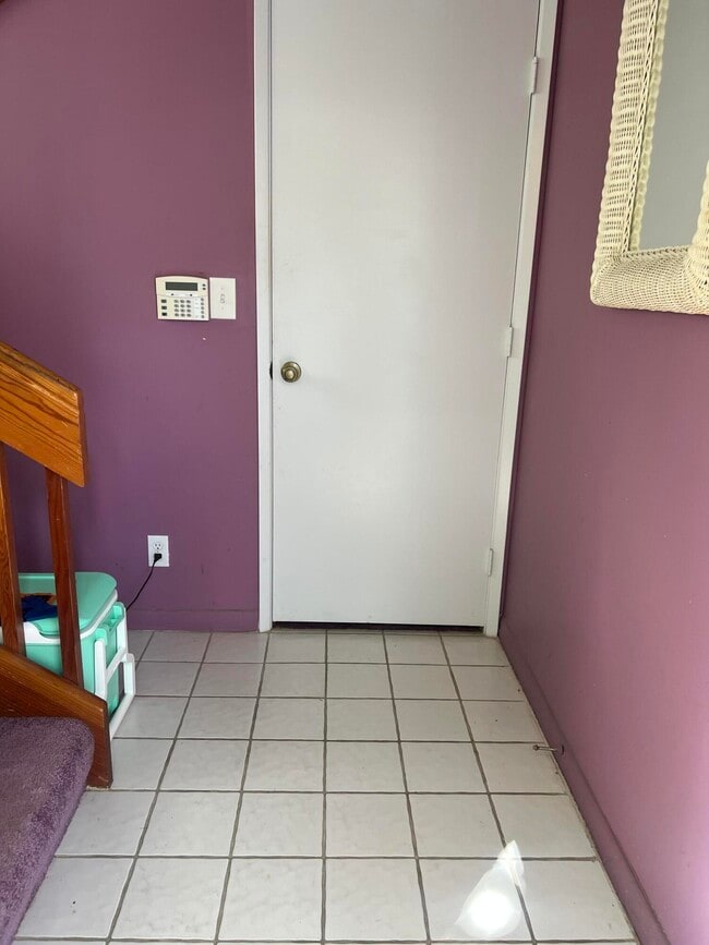 Building Photo - 10399 S Circle Lake Dr