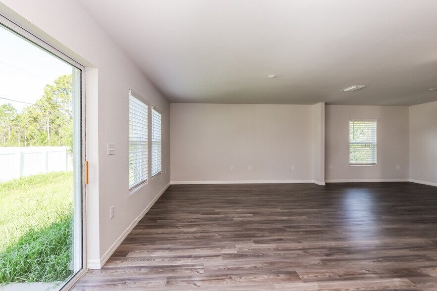 Building Photo - 28257 Chinquapin Dr