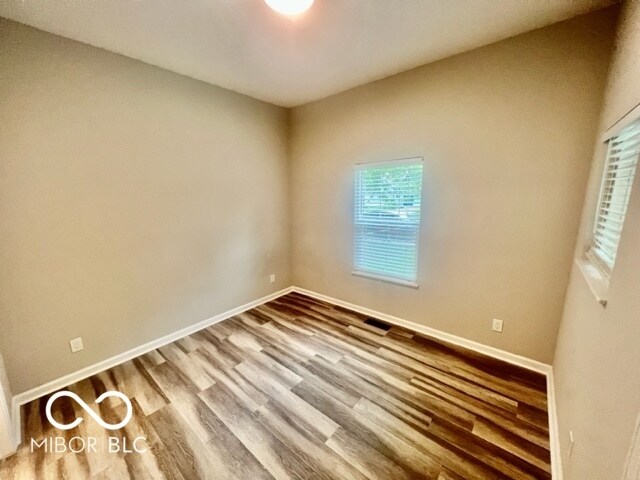 Building Photo - 838 N Temple Ave