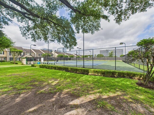 Building Photo - 10380 Briar Forest Dr