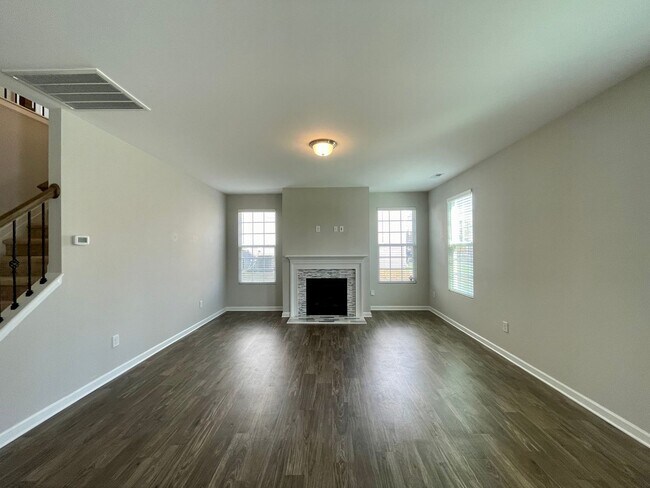 Building Photo - Stunning 4 Bedroom 2.5 Bathroom 2-story Home in NE Greensboro with 2 car garages