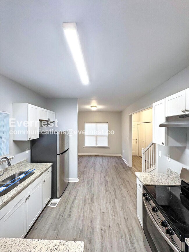 Building Photo - 4 Bed, 3 Bath Home with Off-Street Parking / Pet-Friendly / Coming Soon!