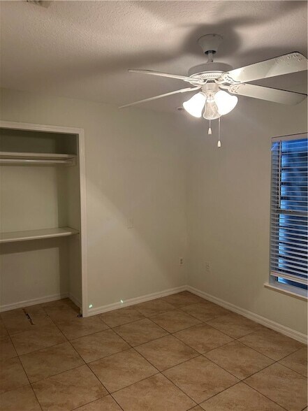 Building Photo - 486 Biscayne Ln