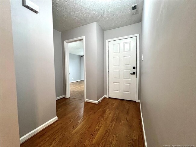 Building Photo - 2105 Wexford Oaks Ct