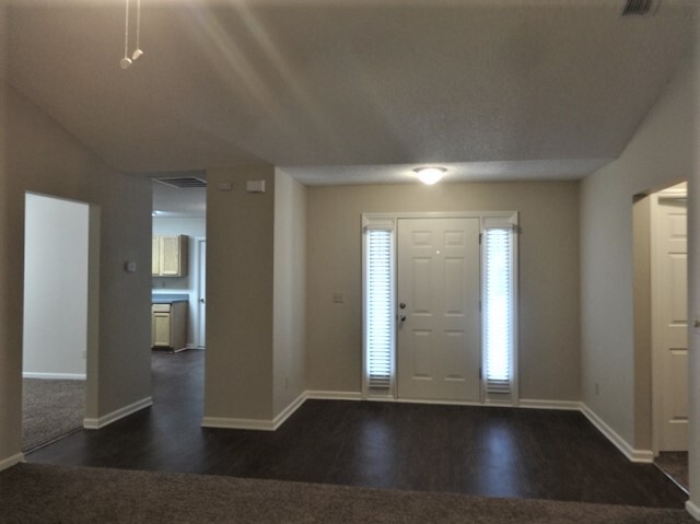 Building Photo - 11062 Gullwing Ct