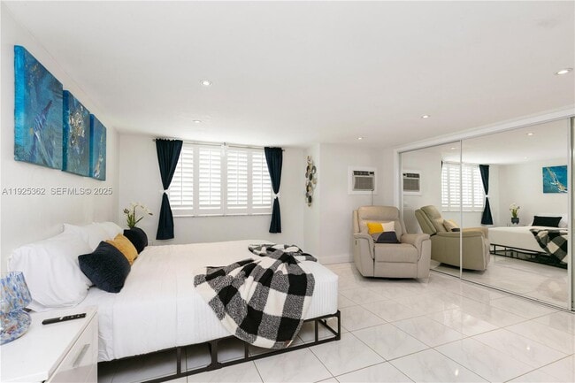 Building Photo - 1900 N Victoria Park Rd