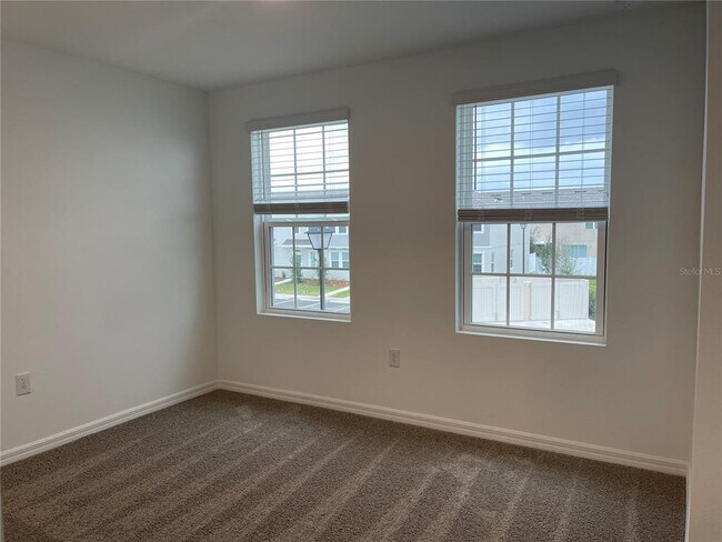 Building Photo - 6305 Fairmont Ln