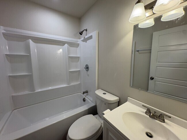 Building Photo - Modern Comfort & Convenient Living
