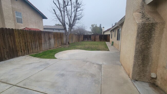 Building Photo - 921 Harvest Creek Rd