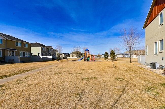 Building Photo - 3201 W Desert Lily Dr