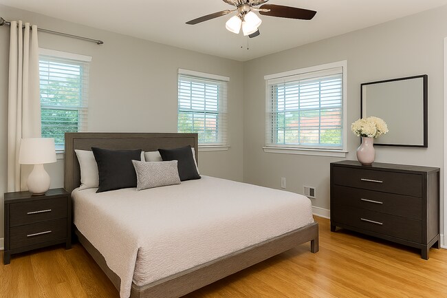 Building Photo - 5 Bedrooms 3 Bathrooms! Parking! Pets Welc...