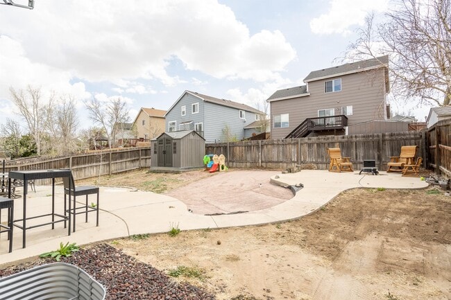 Building Photo - 857 Regent Ct