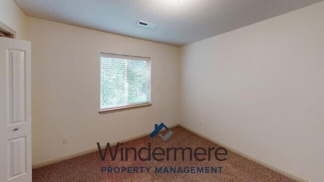 Building Photo - coll1100