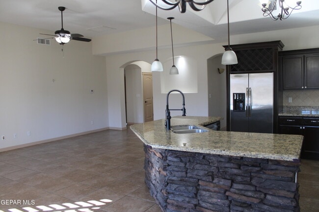 Building Photo - 3060 Cascade Point