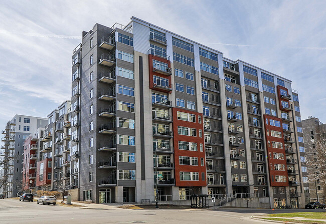 Primary Photo - 309 W Washington Ave