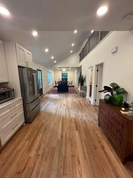 Building Photo - 1045 Forrest Blvd