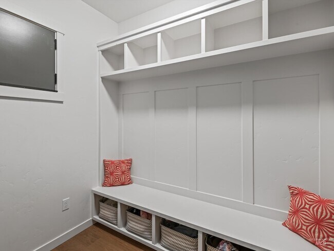 Building Photo - 1251 E Echelon Rdg Ln