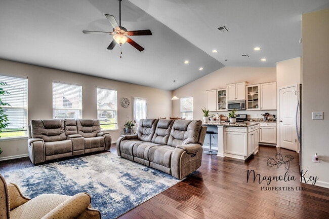 Building Photo - Beautiful Home for Rent 5 bed 3.5 bath