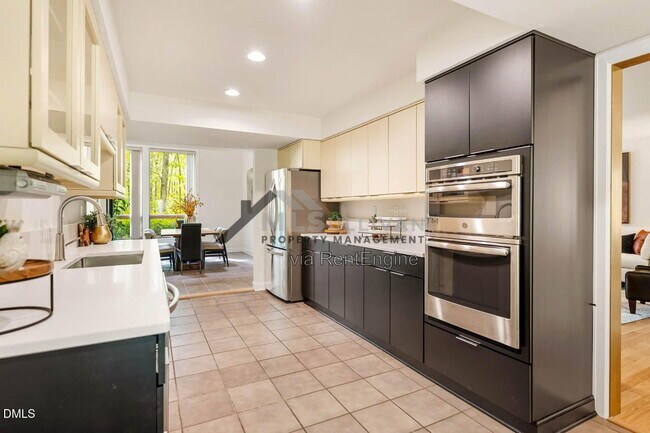 Building Photo - 2227 Graystone Ln