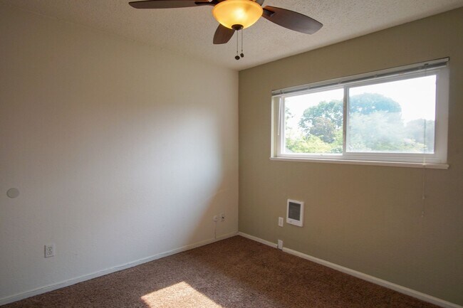 Building Photo - 3510 SE 15th Ave