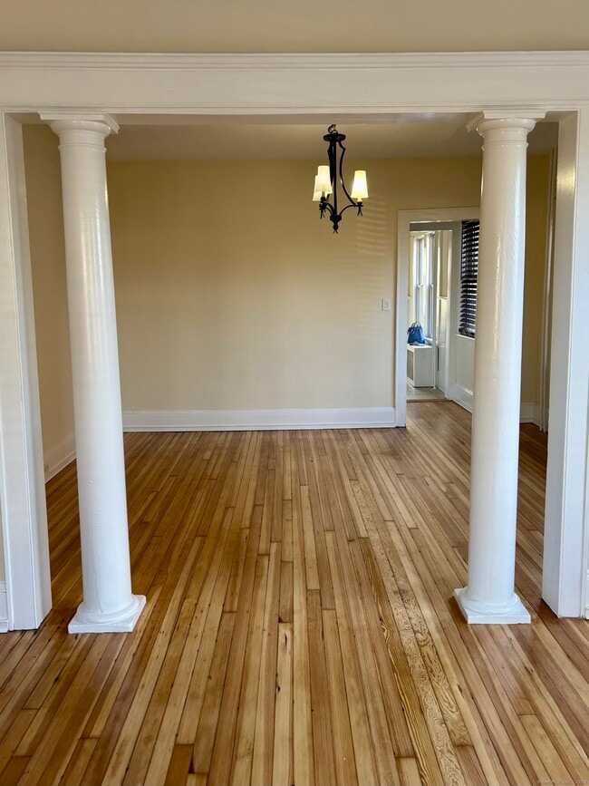 Building Photo - 129 Post Rd