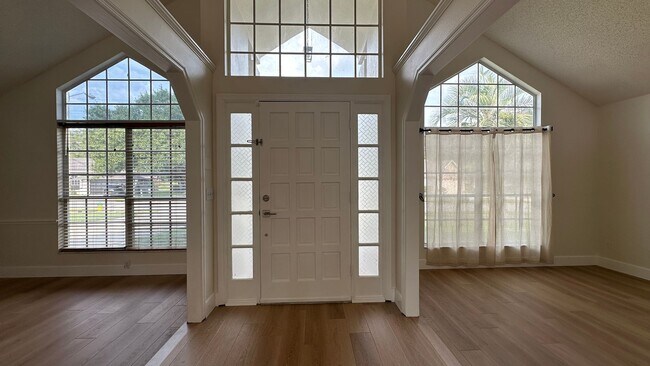 Building Photo - 935 Shriver Cir