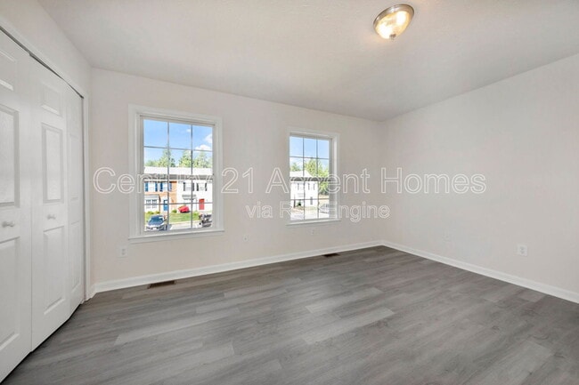 Building Photo - 9907 Warwick Pl