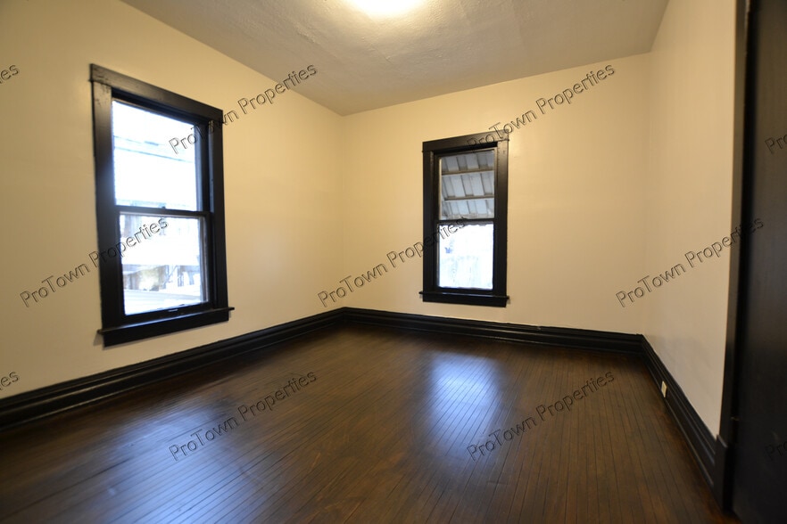 Building Photo - 573 Dover St