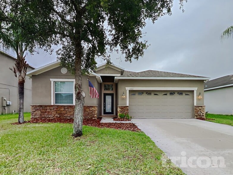 Building Photo - 13811 Newport Shores Dr