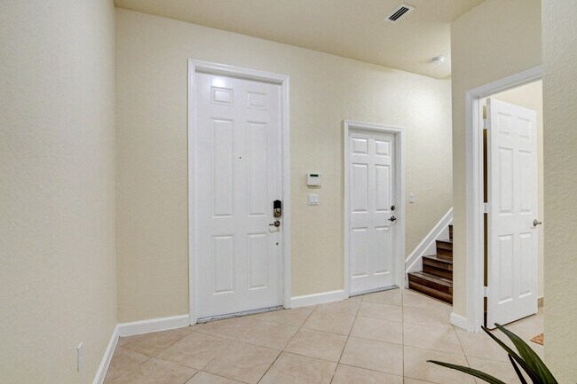 Building Photo - 10366 Wellington Parc Dr