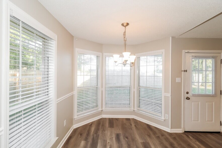 Building Photo - 3920 Pecan Trace Cove