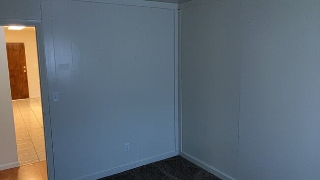 Building Photo - 970 W Alkaline Springs Rd