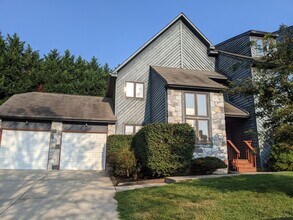 Building Photo - 2+BR/3BA with Loft in Pike Creek!