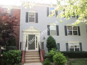 Building Photo - 7715 Inversham Dr