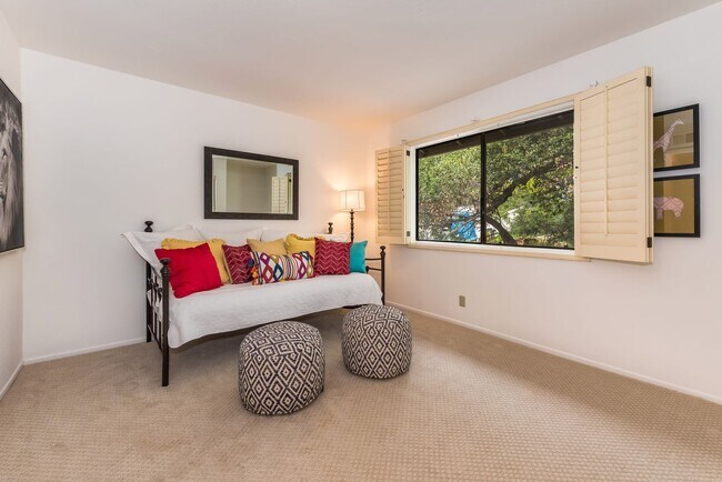 Building Photo - SPACIOUS SAN ROQUE HOME (CENTRAL AC)