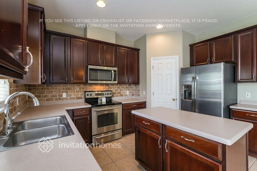 Building Photo - 8809 Cameron Crest Dr