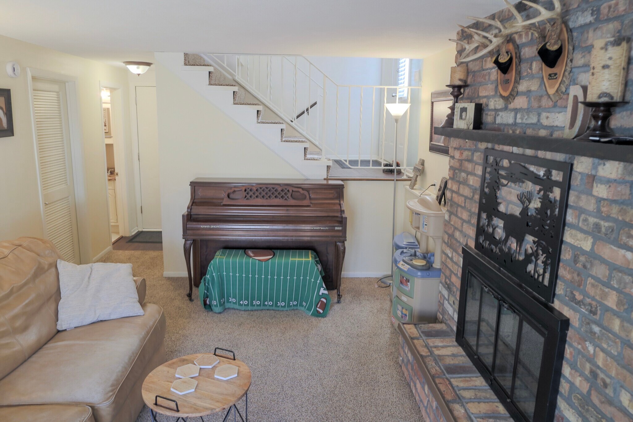 Building Photo - 7589 Zinnia Way