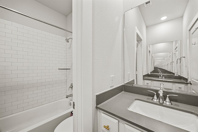 Building Photo - 16631 Lake Austin St