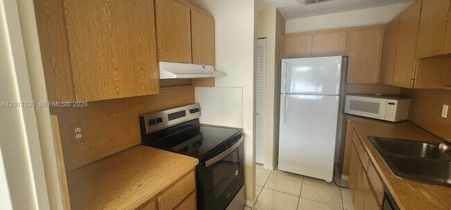 Building Photo - 14313 SW 45th Terrace