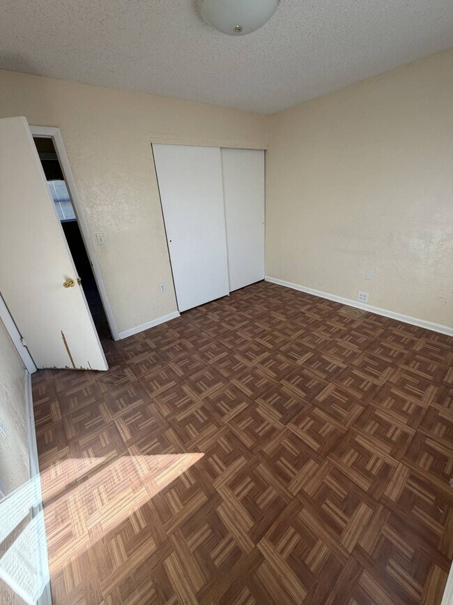 Building Photo - 320 Blanco Ct