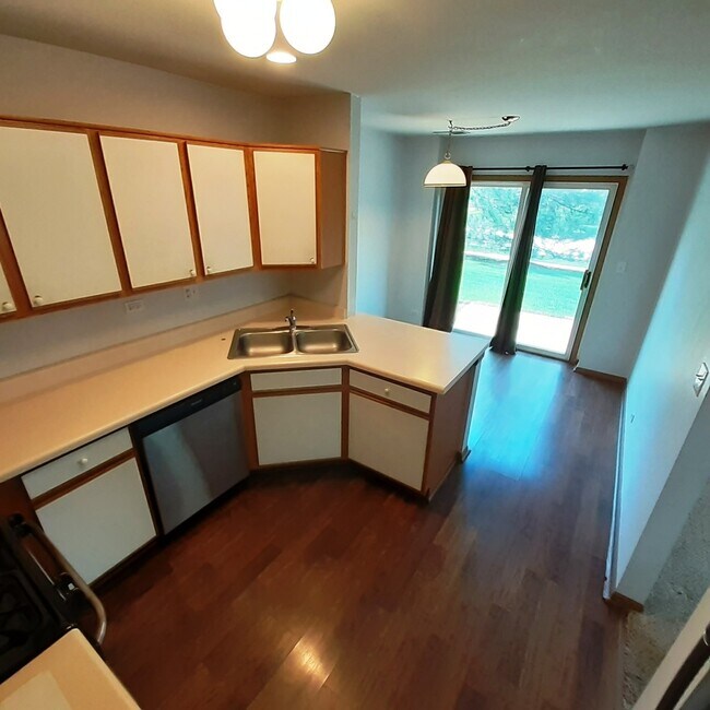 Building Photo - 156 Castlewood Ct