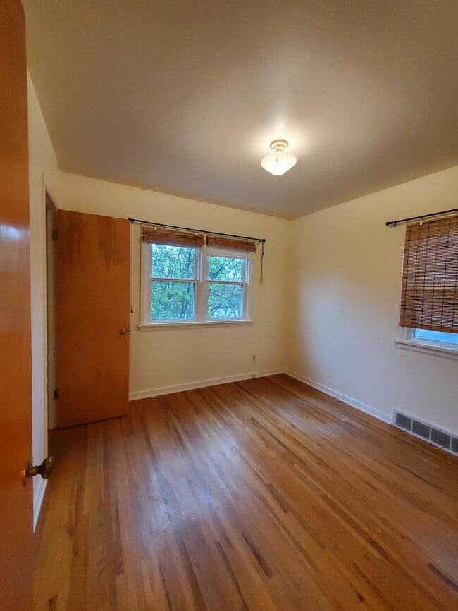 Building Photo - 3408 3rd Ave S