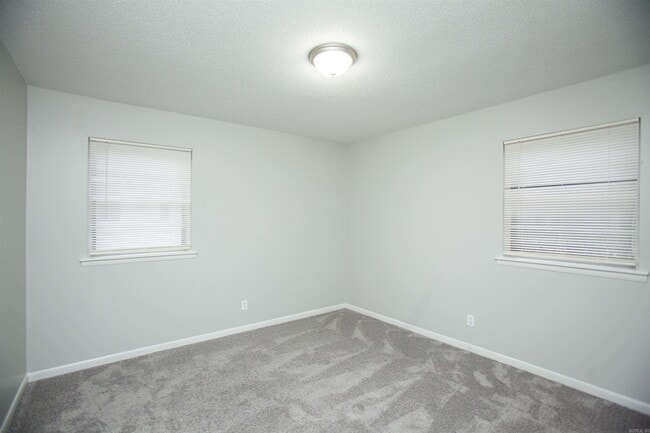 Building Photo - 920 Healy St