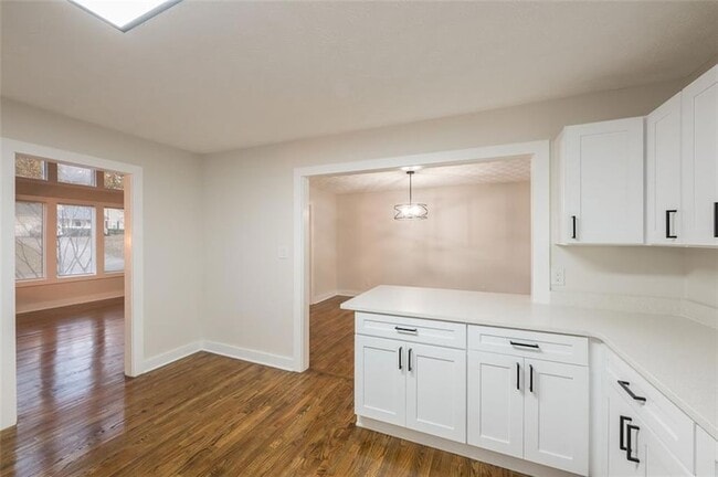 Building Photo - 237 Park Ave