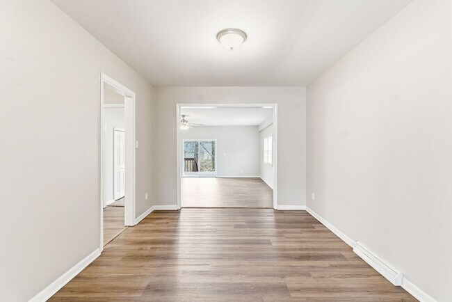 Building Photo - Beautiful, updated 3-bedroom, 2-bathroom brick ranch home in High Point with Fenced in yard
