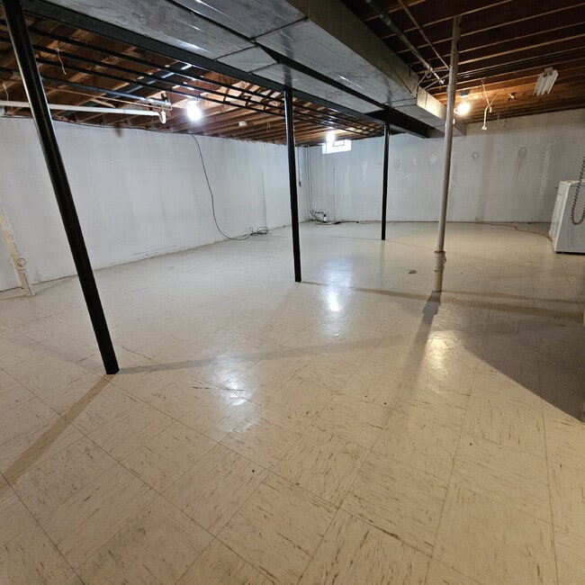 Building Photo - Updated 2 Bed Ranch Condo w/ Garage in Chesterfield, Prime Location